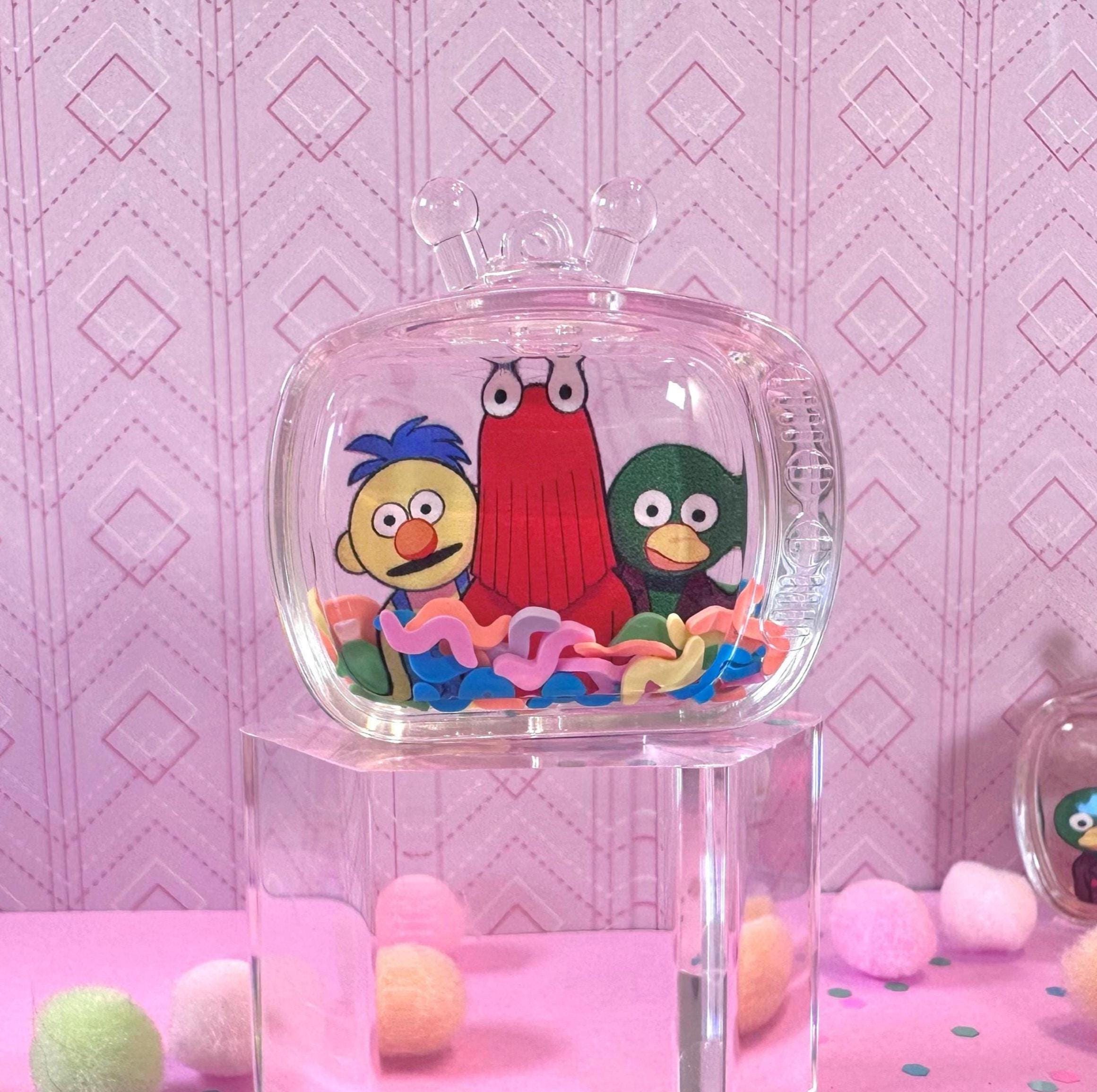 Don’t Hug Me I’m Scared Liquid TV Charm